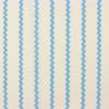 2799 - Bijna wit met blauw gegolfde strepen